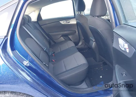 2024 Kia Forte Lxs z USA, uszkodzony, nr VIN 3KPF24AD4RE700394